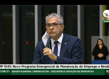 Câmara aprova MP de redução de jornada e salário, e incluiu minirreforma trabalhista