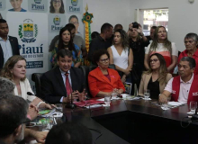 Dignidade para o Povo. Crescimento para o  Brasil