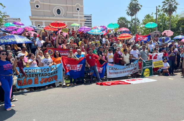 SINTE-PI realiza grande manifestação no Dia Nacional de Mobilização Contra PEC 66